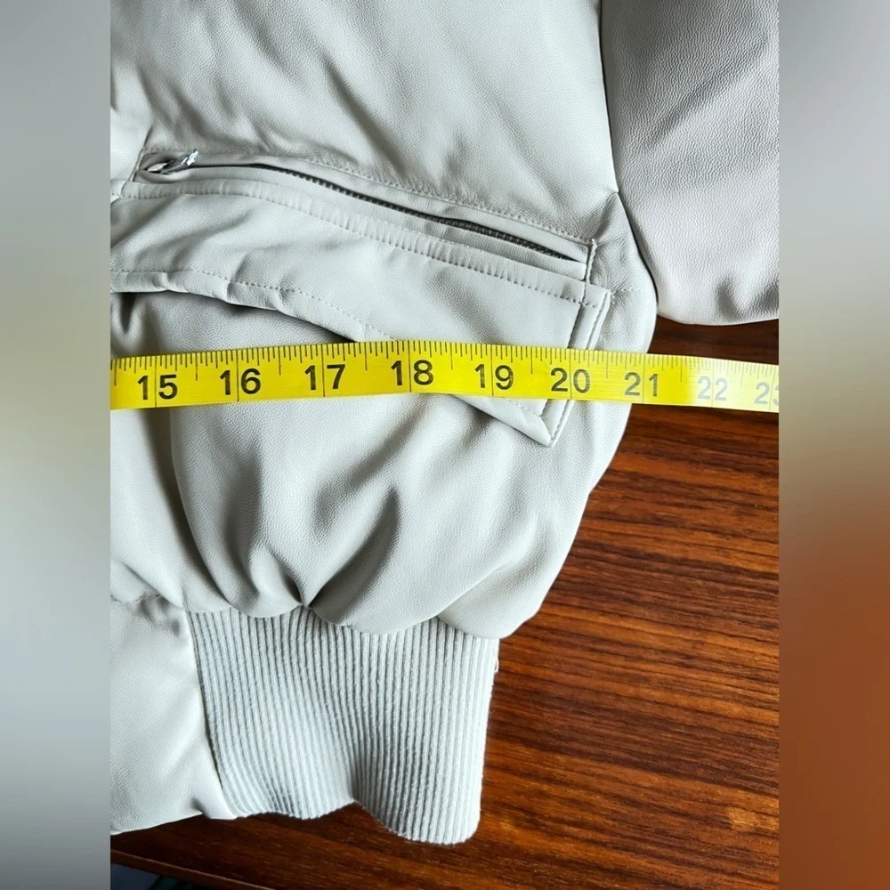 Saunders Collective Faux Leather Cream Puffer Jacket size medium - Picture 15 of 16